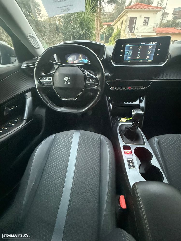 Peugeot 2008 1.2 PureTech Allure - 8
