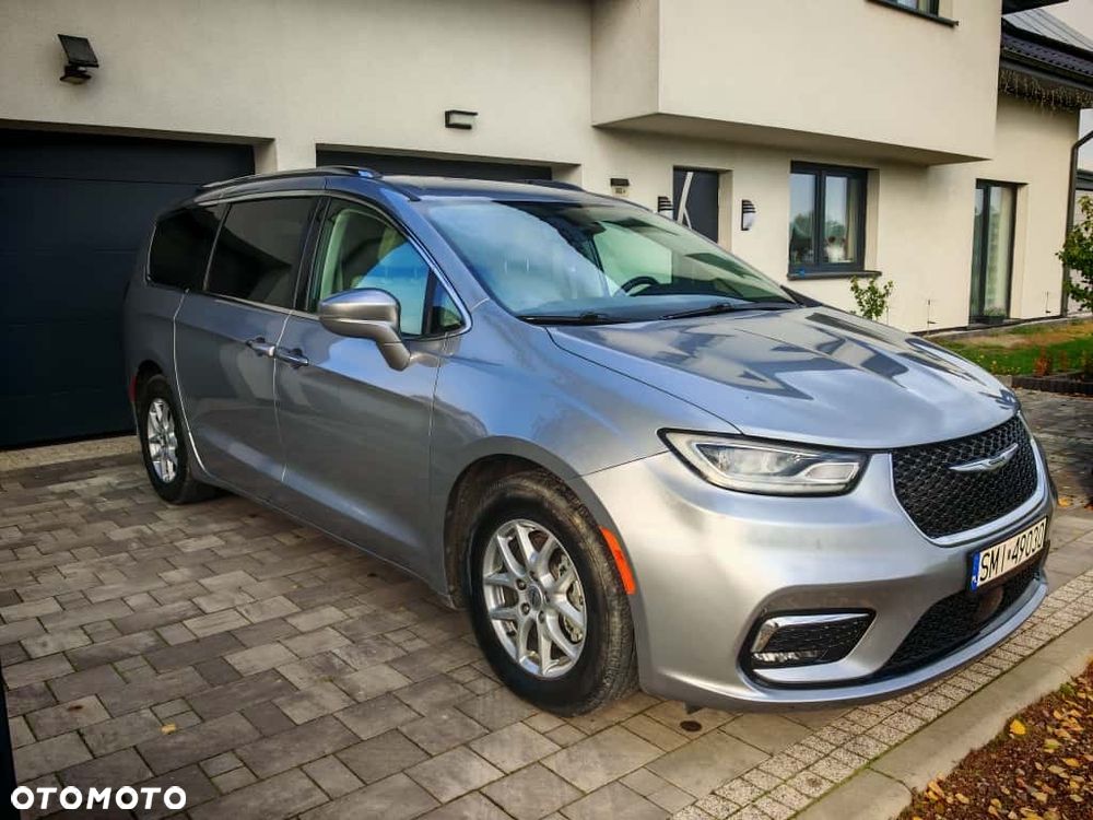 Chrysler Pacifica - 11