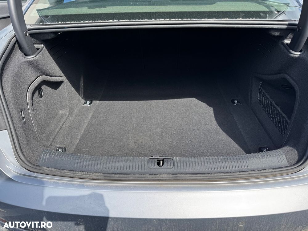 Audi A4 2.0 TDI ultra S tronic sport - 19