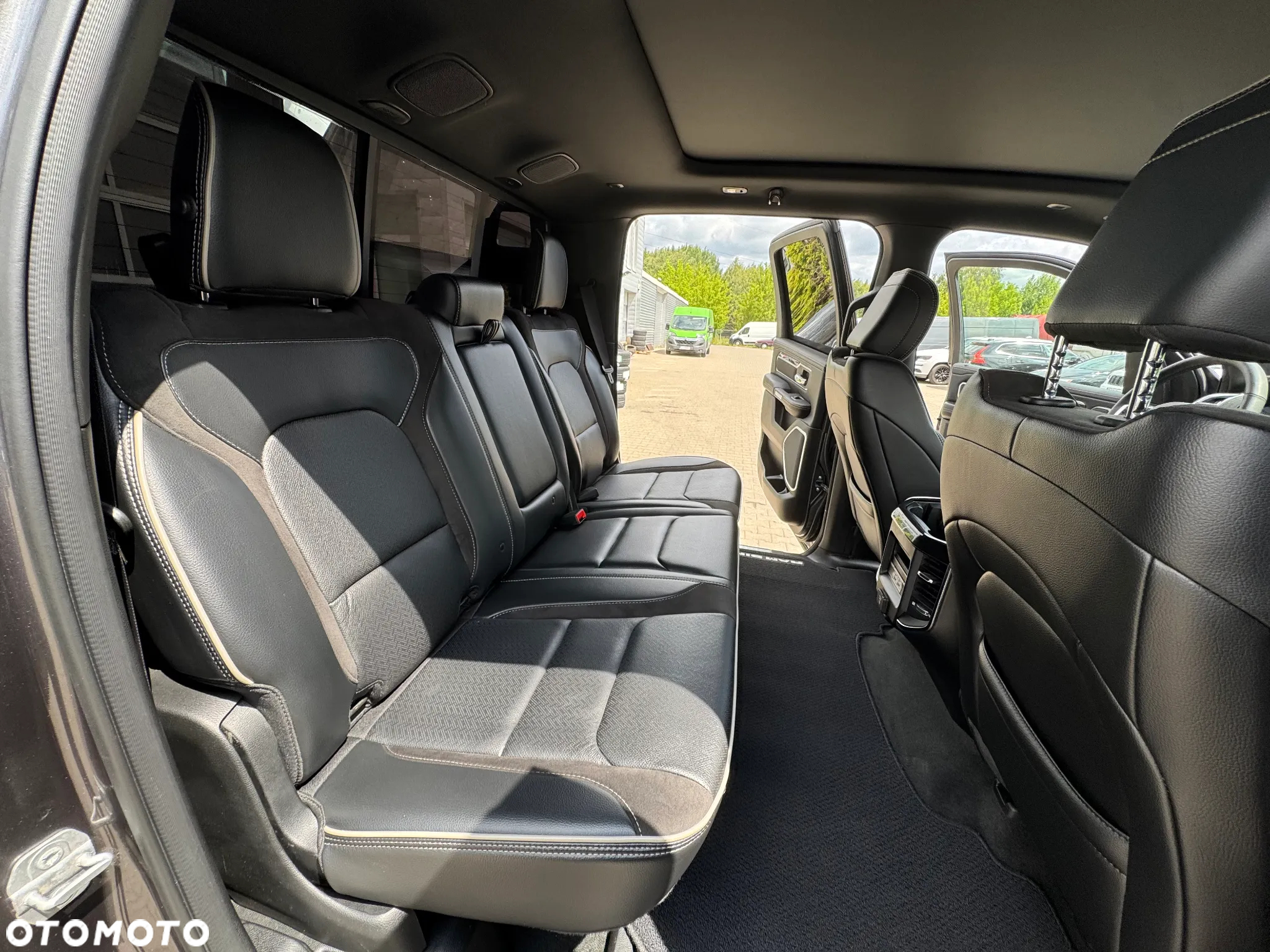 RAM 1500 Crew Cab Laramie - 19