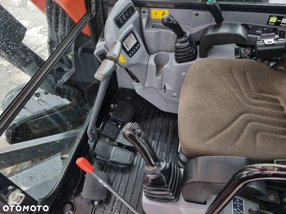 Kubota KX080-4 Koparka Gąsienicowa 8,5 tony długie ramię PLUS. Maszyna jak Nowa z Salonu. Dekra 2026r Dokumenty serwisowe książka! Import Norwegia! Klima. Pompa Tankowania. Ani deka luzów i wycieków! Silnik 4 cyl. 75 km.  Niski Oryginalny Przebieg 3960 mtg. Dodatkowe linie Hydra. Radio Bluetooth! - 38