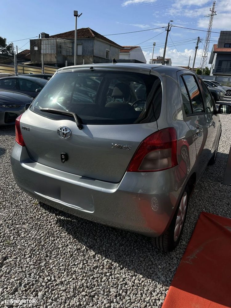 Toyota Yaris 1.0 VVT-i - 8