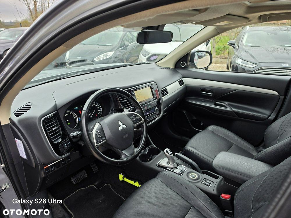 Mitsubishi Outlander - 22