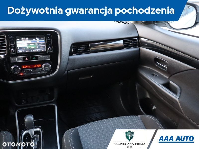 Mitsubishi Outlander - 9