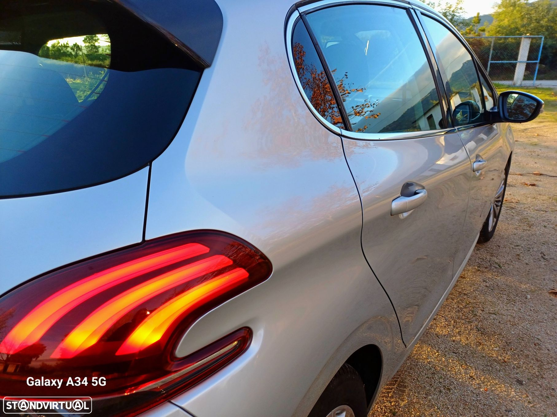 Peugeot 208 1.6 BlueHDi Style - 17