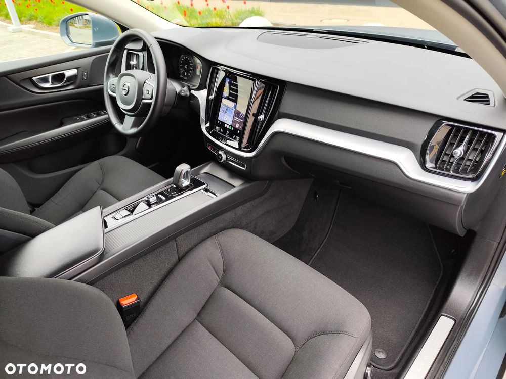 Volvo V60 B4 D Momentum Pro - 24