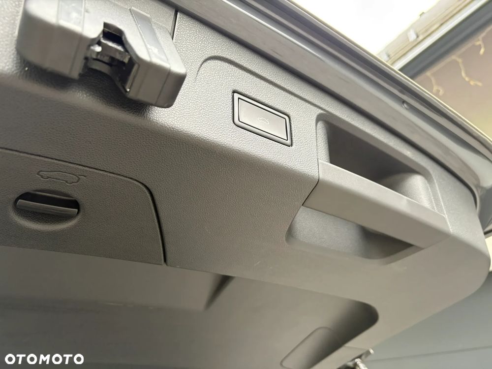 Volkswagen Touran 1.5 TSI EVO Special Edition - 19
