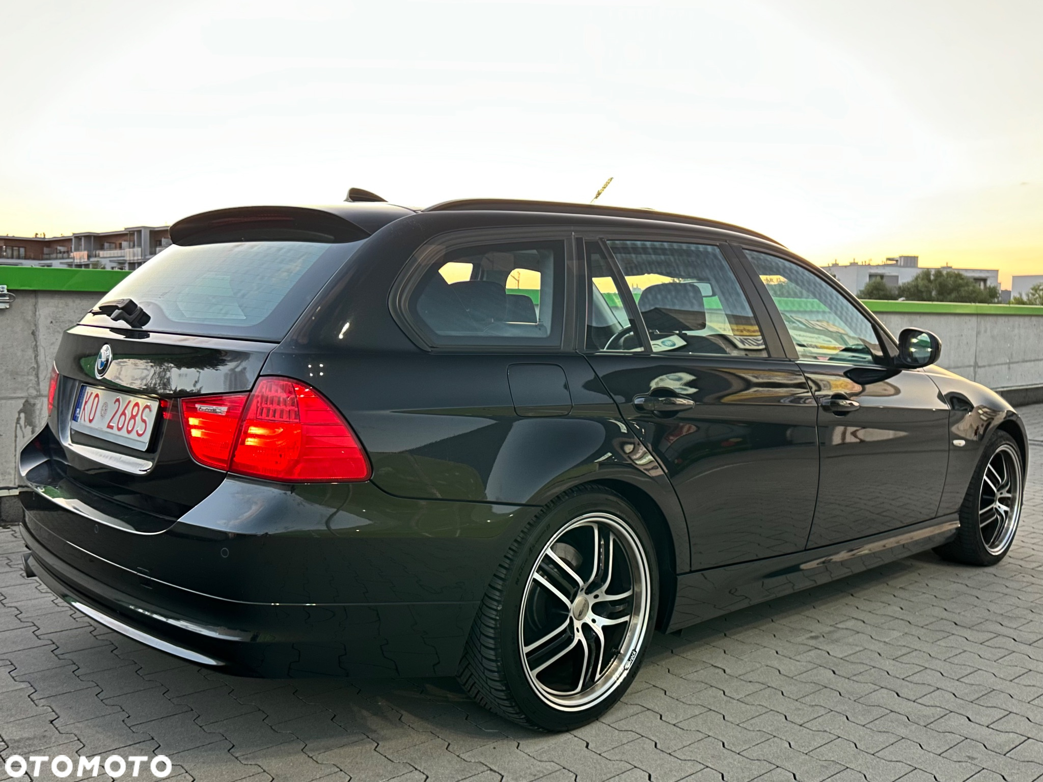 BMW Seria 3 320d DPF Touring - 34