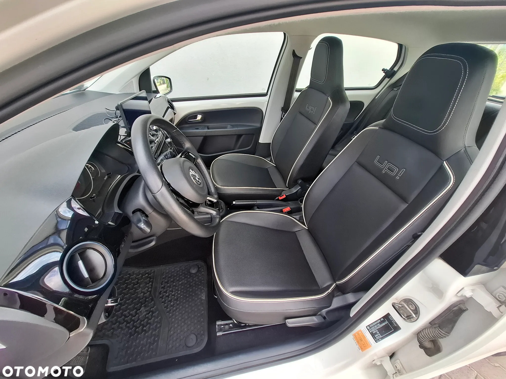 Volkswagen up! 1.0 high EU6 - 8