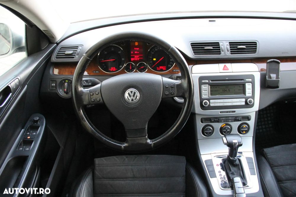 Volkswagen Passat Variant 2.0 TDI DPF DSG Highline - 15