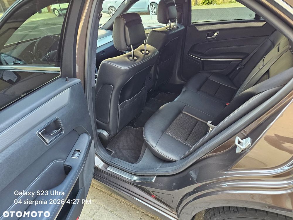 Mercedes-Benz Klasa E 200 7G-TRONIC Elegance - 23