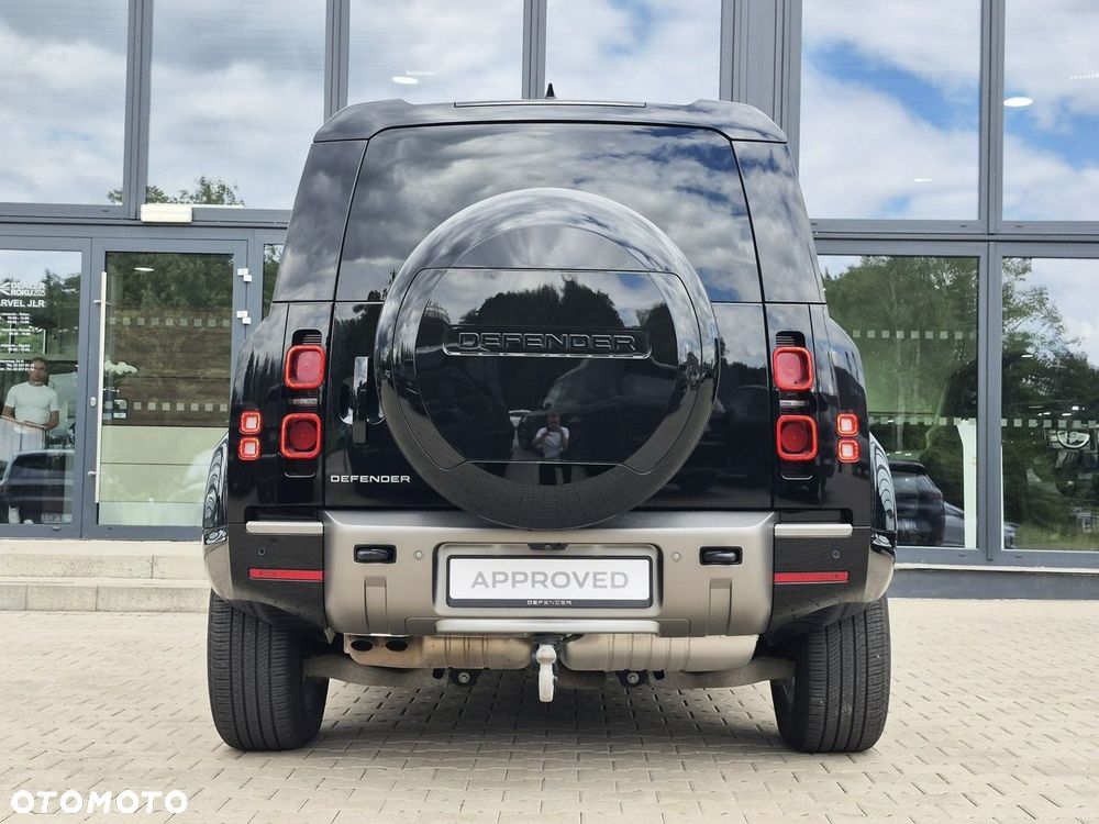 Land Rover Defender - 12
