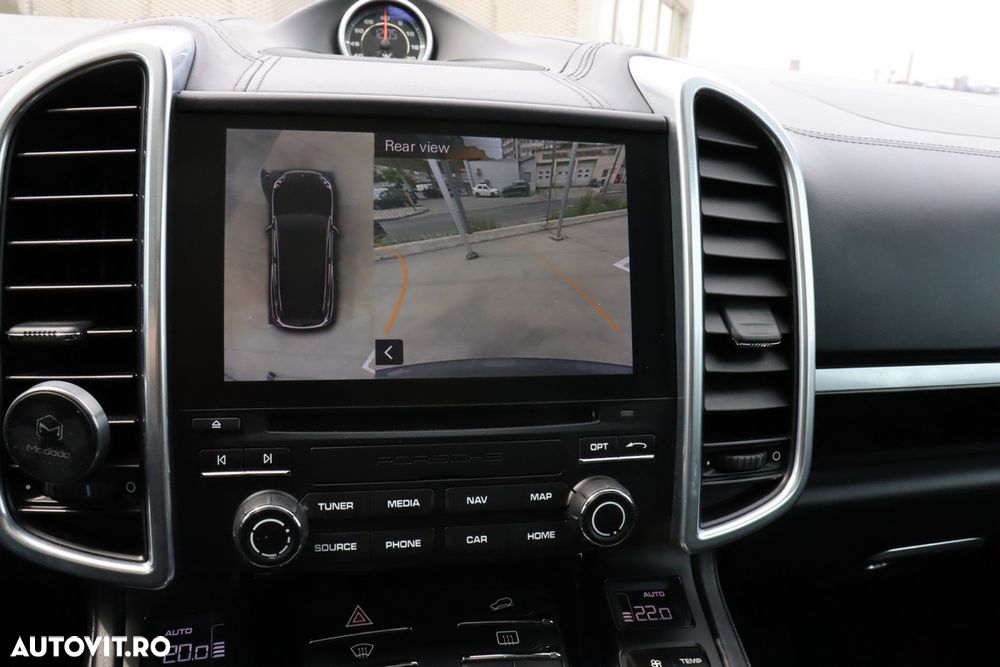 Porsche Cayenne 4.2 L S - 27