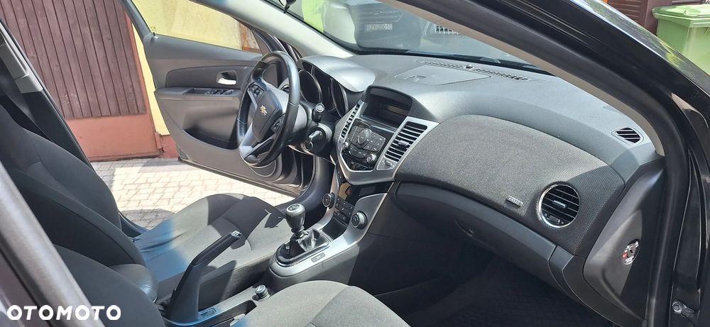 Chevrolet Cruze 1.6 - 11
