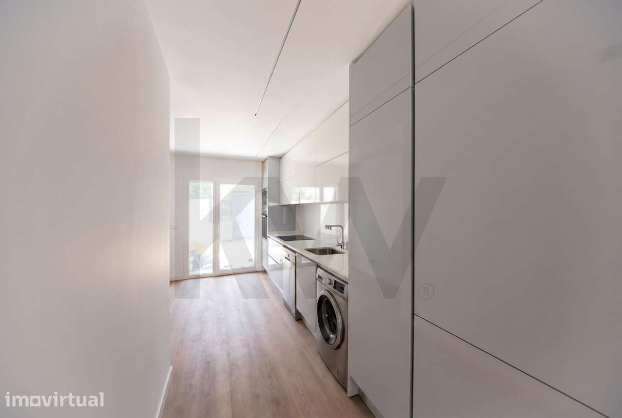 Apartamento Renovado com Logradouro Privativo de 113 m2 – R/C do Proje - Grande imagem: 2/19
