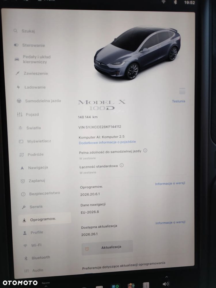 Tesla Model X - 21