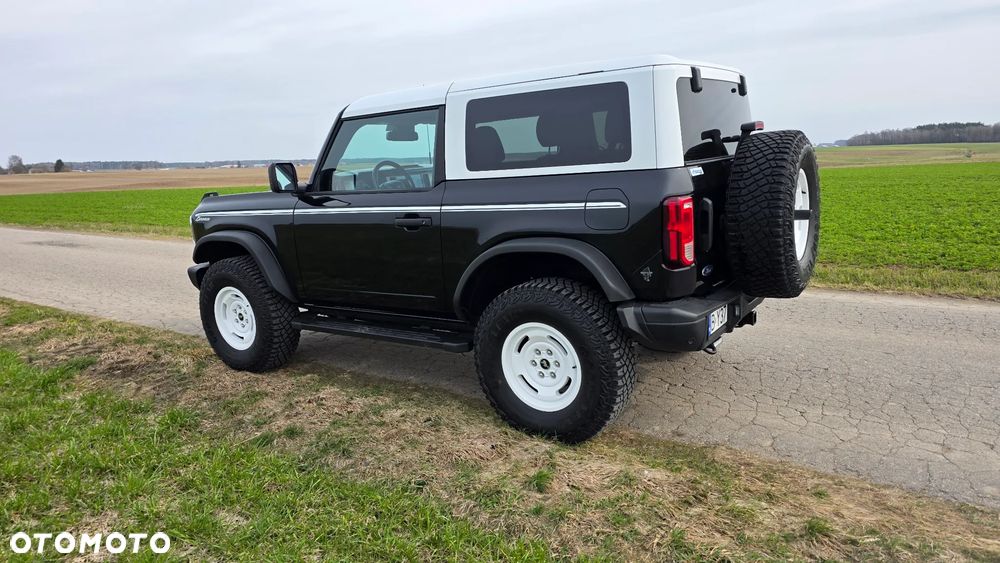 Ford Bronco - 2