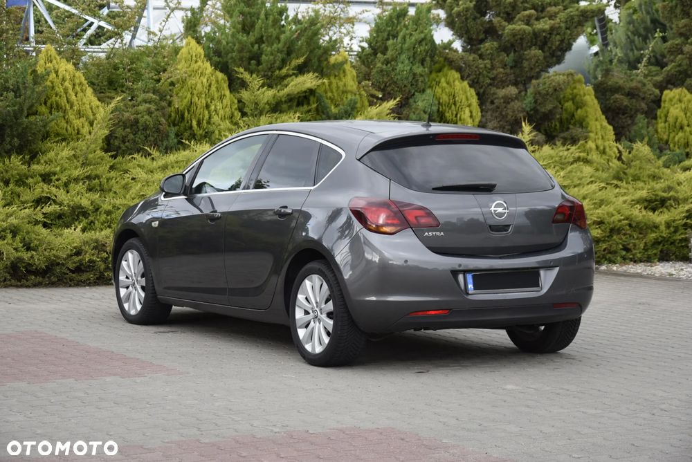 Opel Astra 1.6 Enjoy EU6 - 9