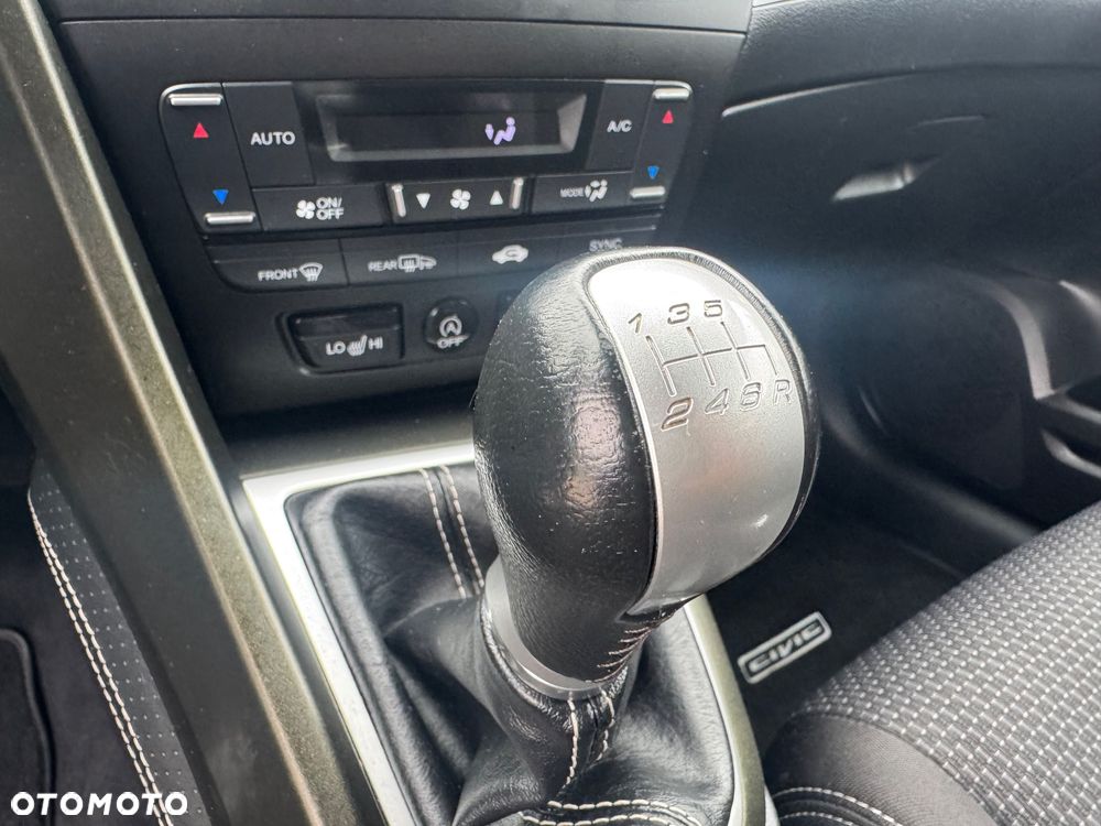 Honda Civic 1.4 i-VTEC Sport Black Edition - 24