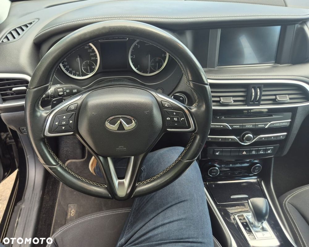 Infiniti Q30 1.5d DCT Premium - 22