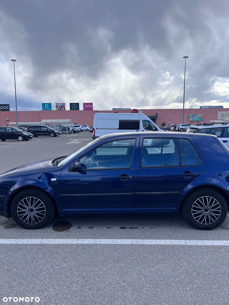 Volkswagen Golf 1.6 Basis - 3