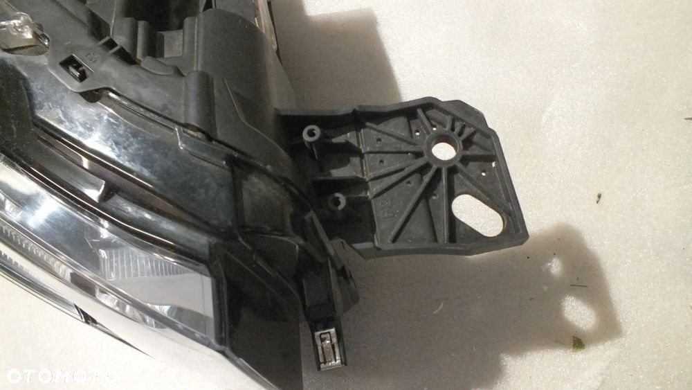 Lampa przednia prawa Citroen Berlingo IV Lift 9852932780 - 4