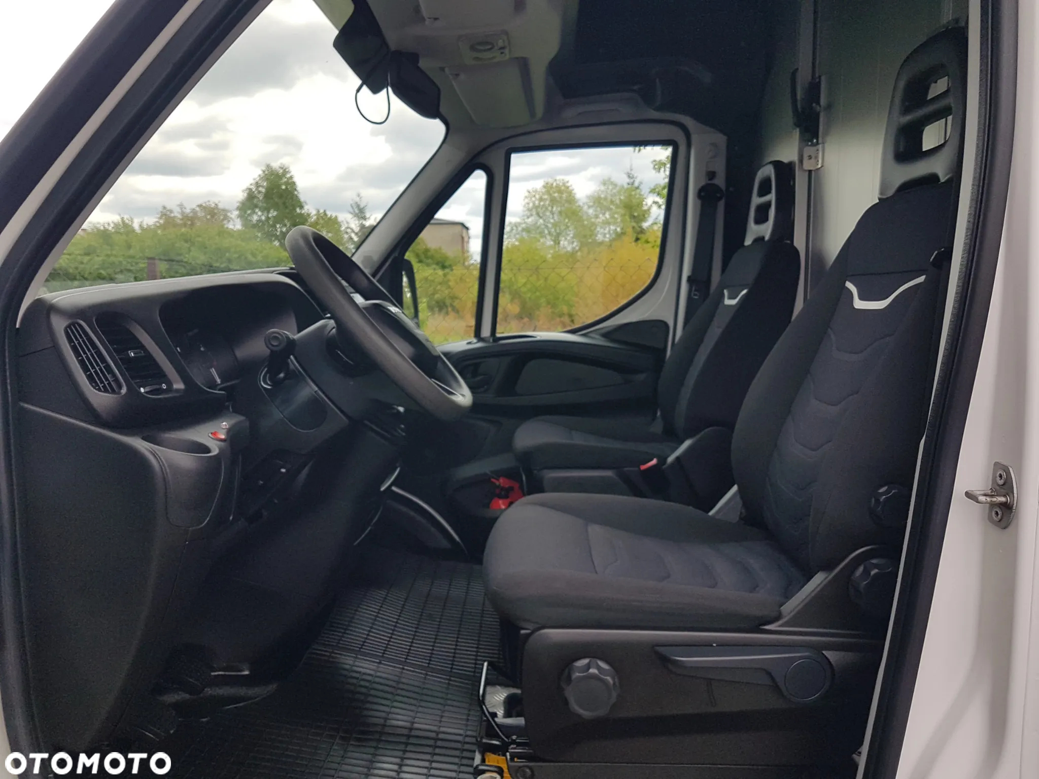 Iveco DAILY KONTENER NISKOPODŁOGOWY 4,43x2,23x2,42 SKLEP FOODTRUCK BAR KLIMA KONIOWÓZ KAMPER - 20