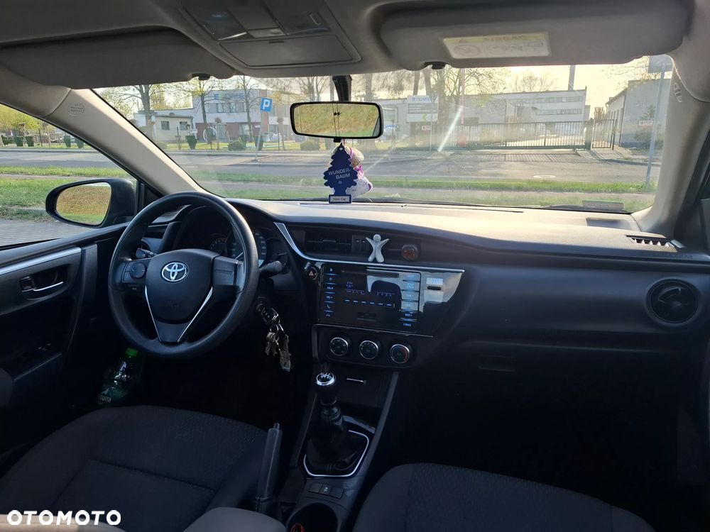 Toyota Corolla - 13