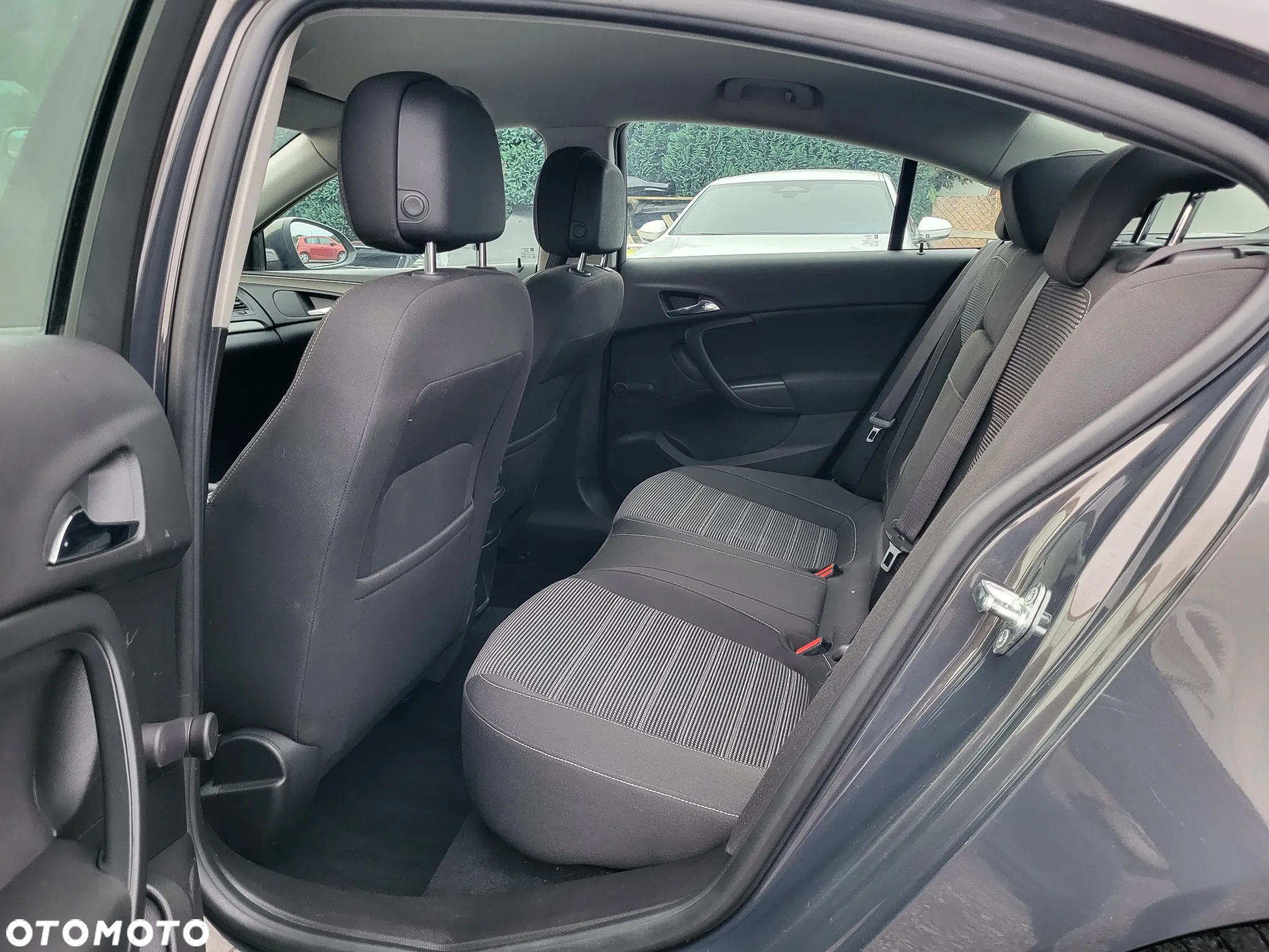 Opel Insignia 1.8 - 10