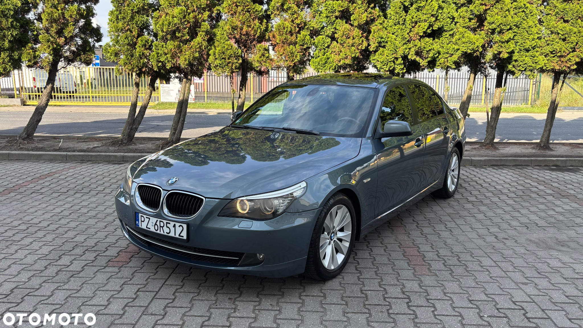 BMW Seria 5 520d Edition Exclusive - 16
