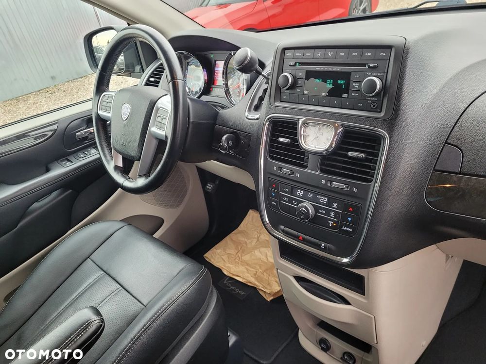 Lancia Voyager 2.8 CRD16v Gold - 17