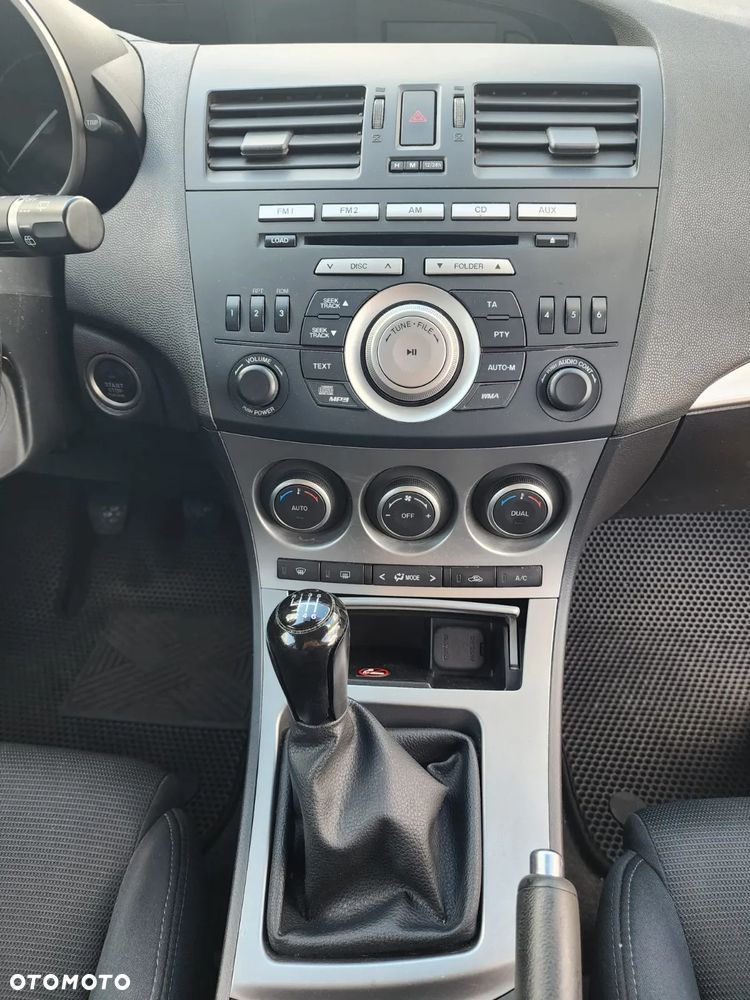 Mazda 3 2.0 Exclusive + - 17