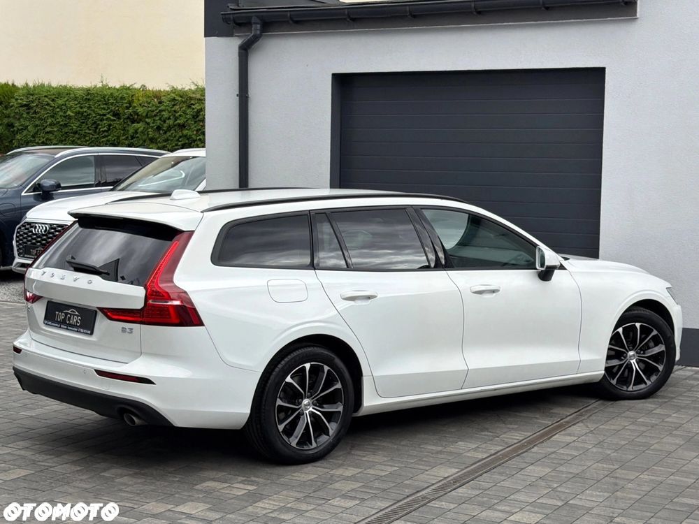 Volvo V60 B3 B DKG Momentum - 38