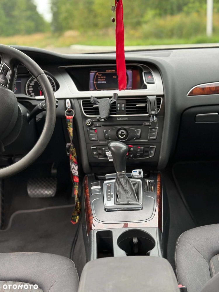 Audi A4 Limousine - 6