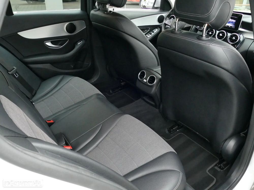 Mercedes-Benz C 200 d Avantgarde - 22