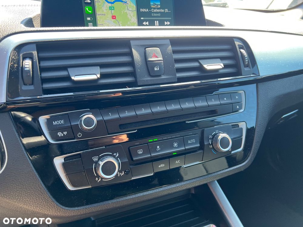 BMW Seria 2 218d - 25