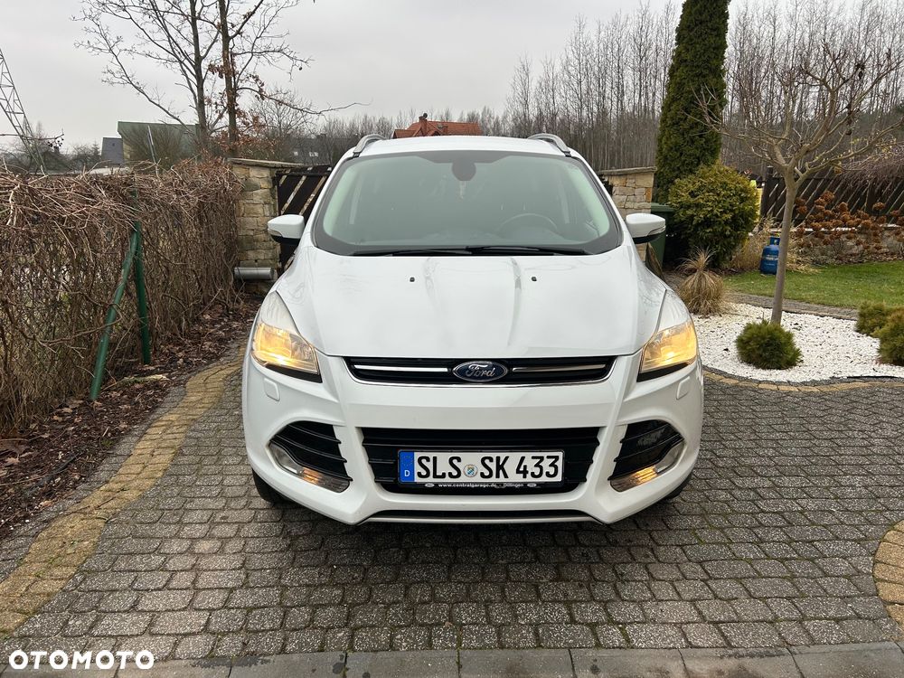 Ford Kuga 1.6 EcoBoost 2x4 Titanium - 4