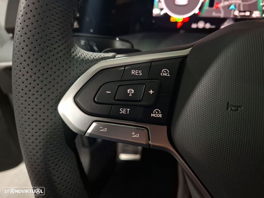 VW Golf Variant - 16