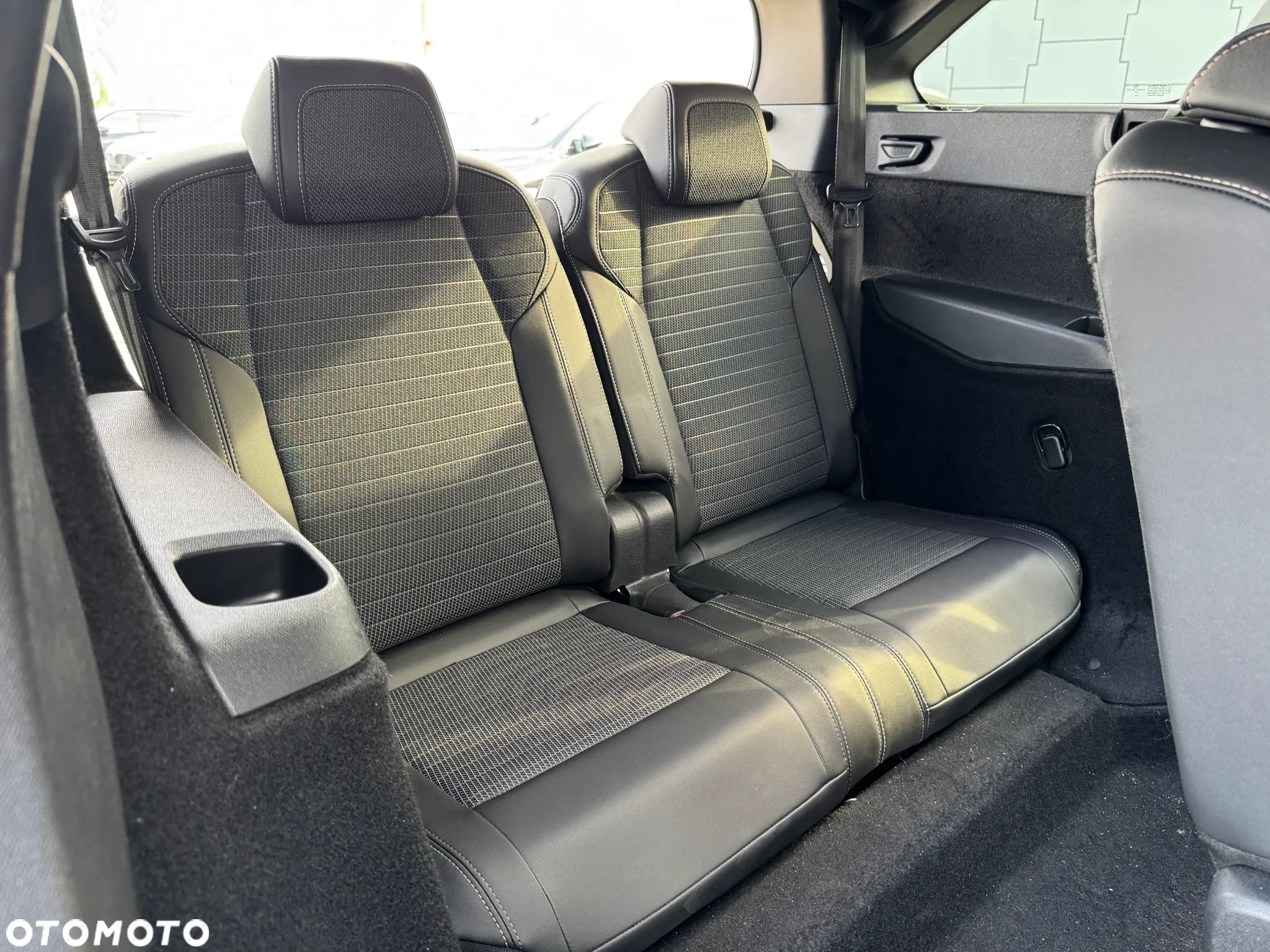 Peugeot 5008 1.2 PureTech mHEV Allure S&S e-DCS6 - 19