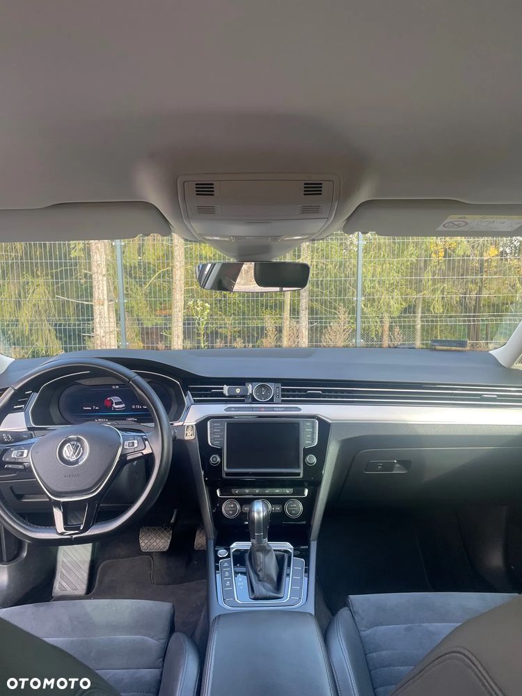 Volkswagen Passat - 10