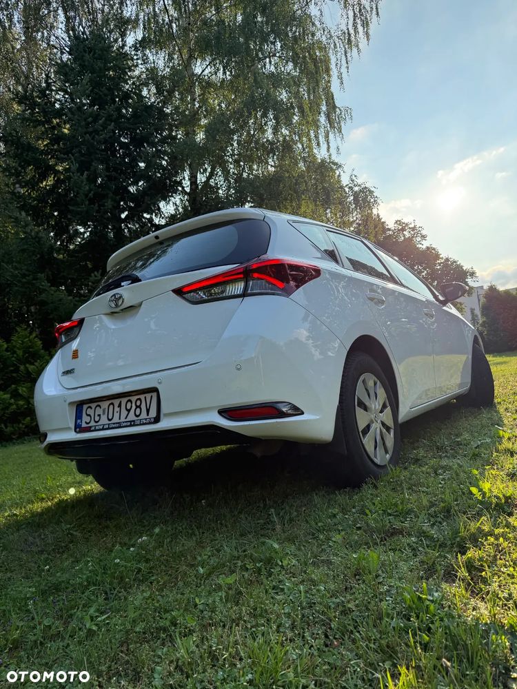 Toyota Auris - 11