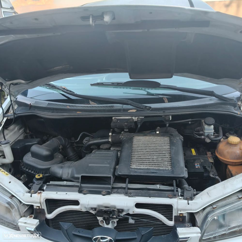 Hyundai H-1 Starex - 10