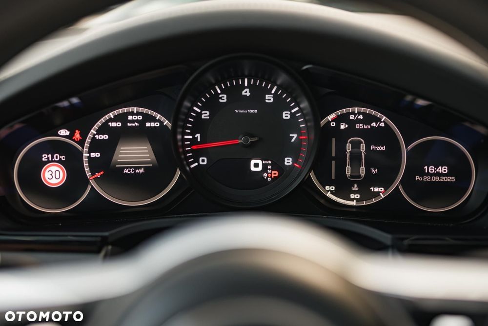 Porsche Cayenne - 30