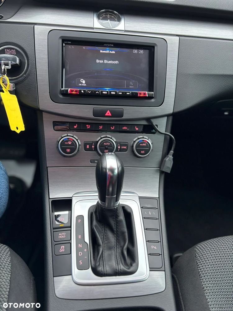 Volkswagen Passat - 30