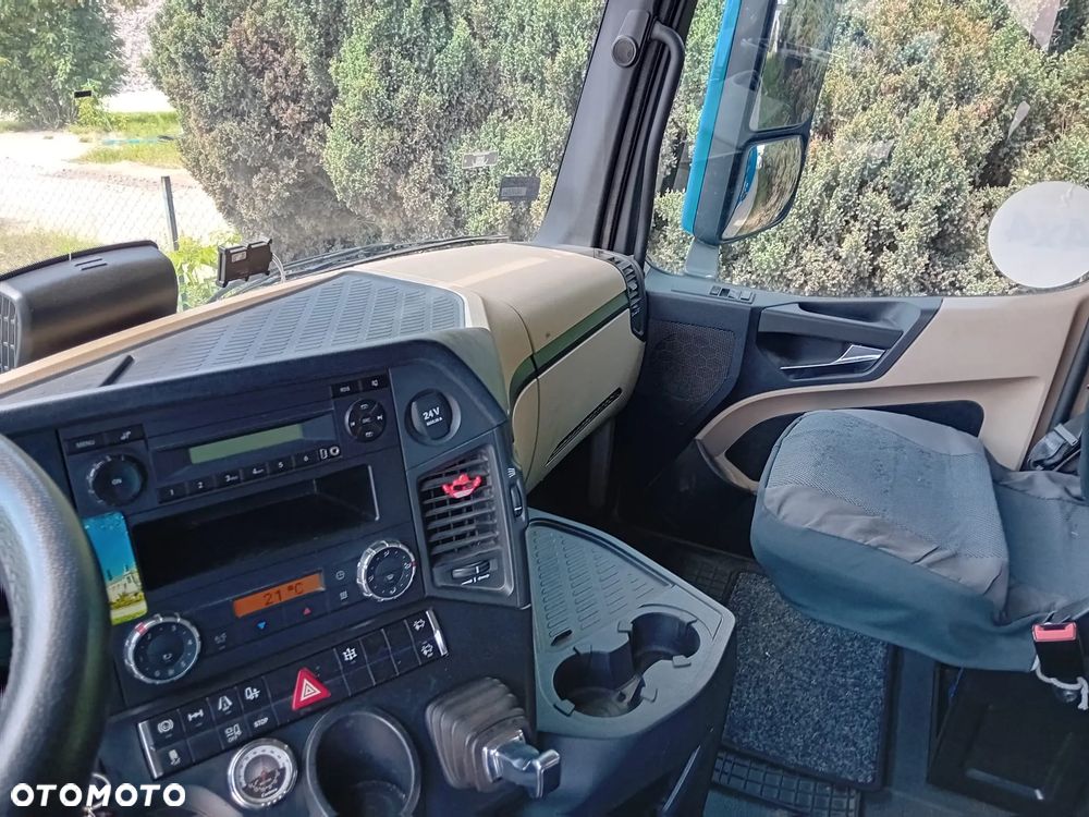 Mercedes-Benz Actros - 8