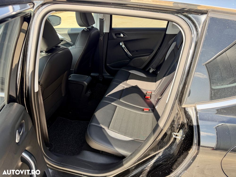 Peugeot 2008 82 VTI Allure - 21