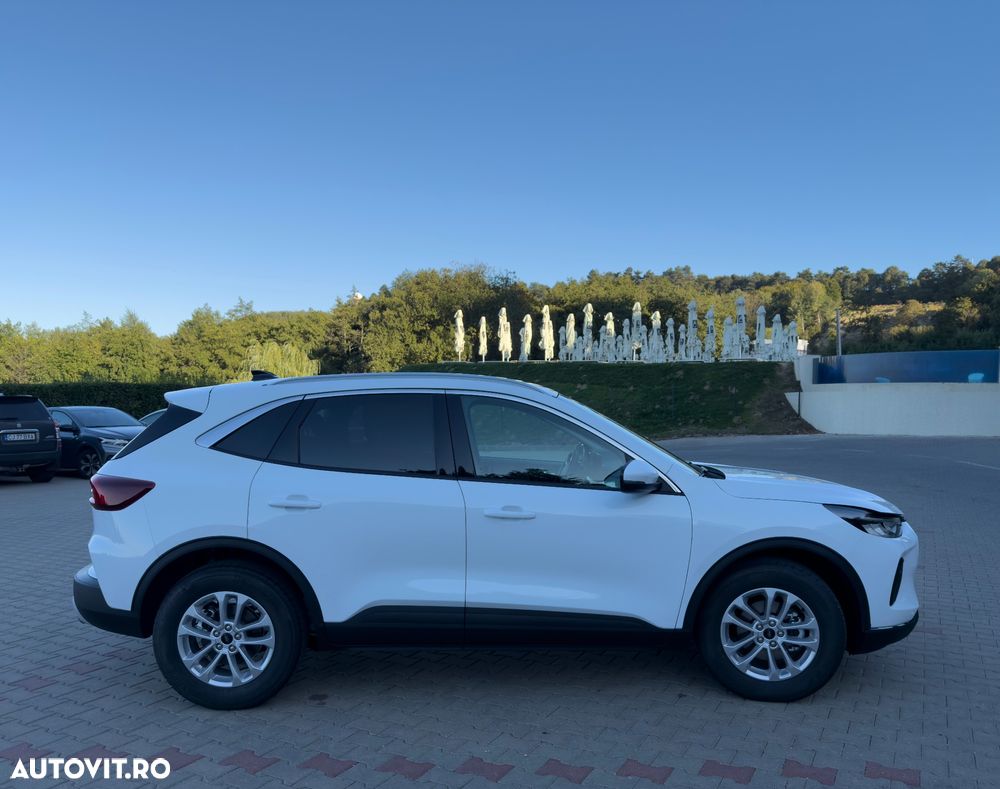 Ford Kuga 1.5 EcoBoost A8 FWD Titanium - 5
