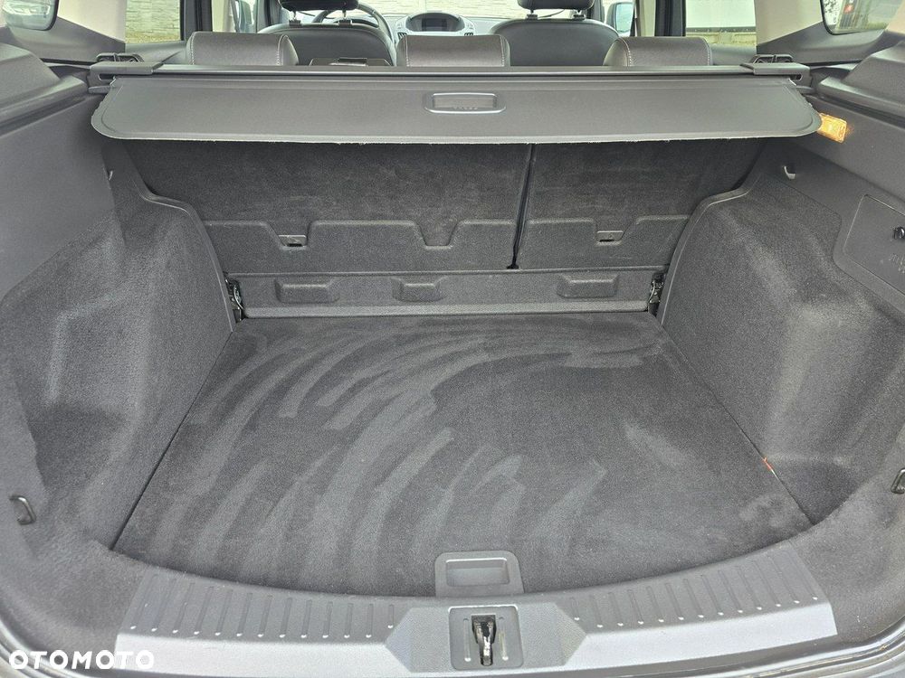 Ford Kuga - 28