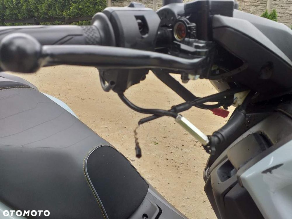 Yamaha NMAX - 11