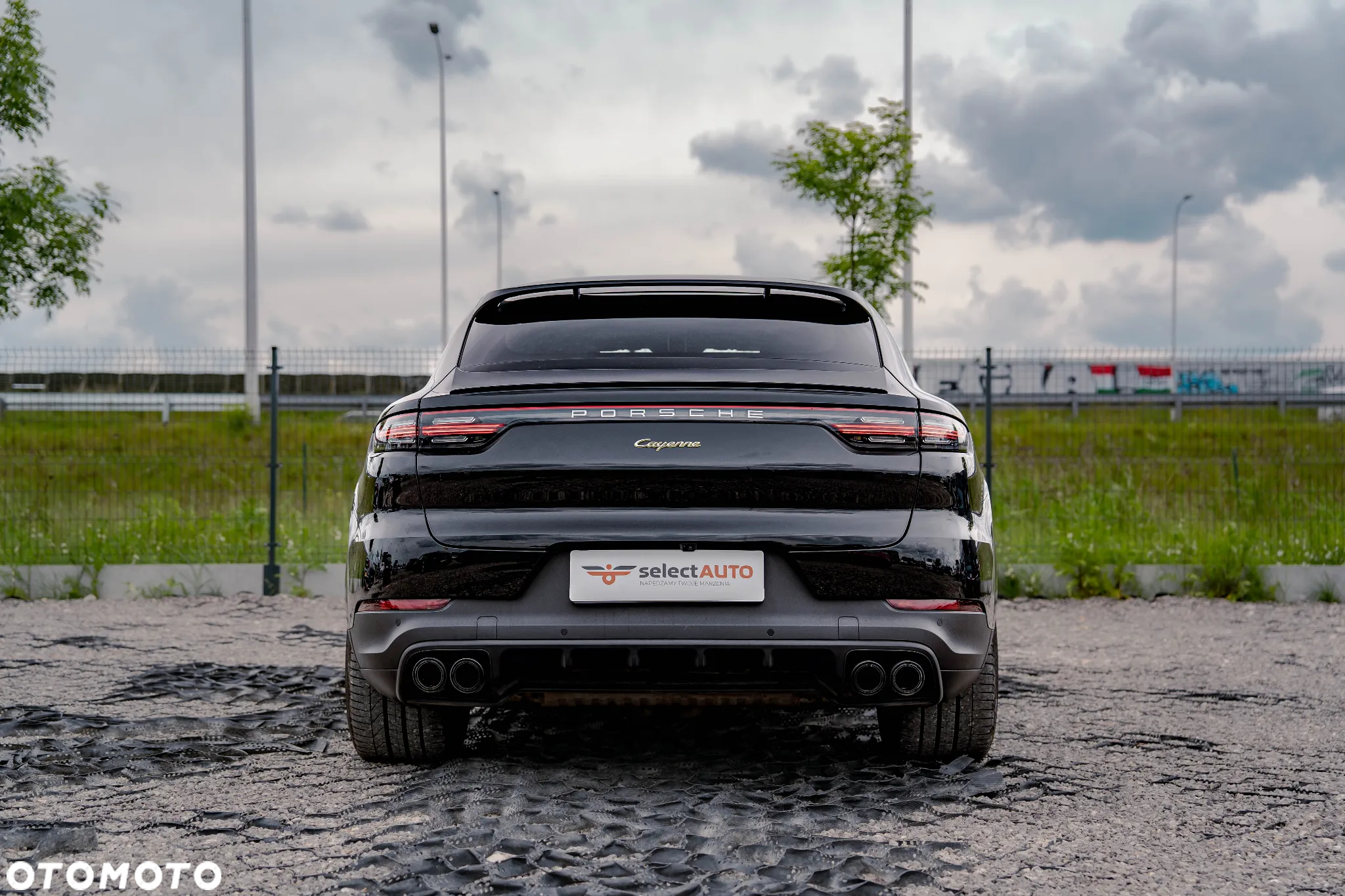 Porsche Cayenne ver-coupe-e--hybrid-platinum-edition - 4